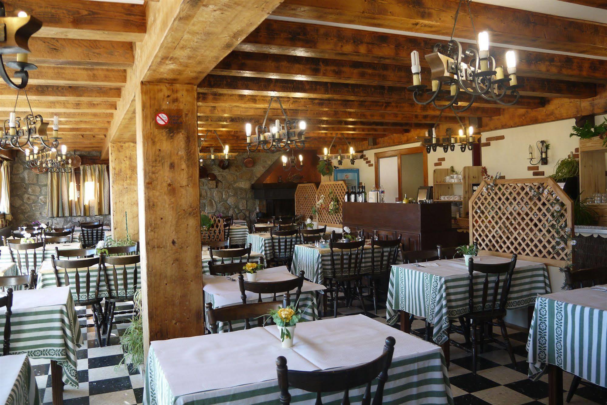 Hotel L'Oustalet Font-Romeu-Odeillo-Via Dış mekan fotoğraf