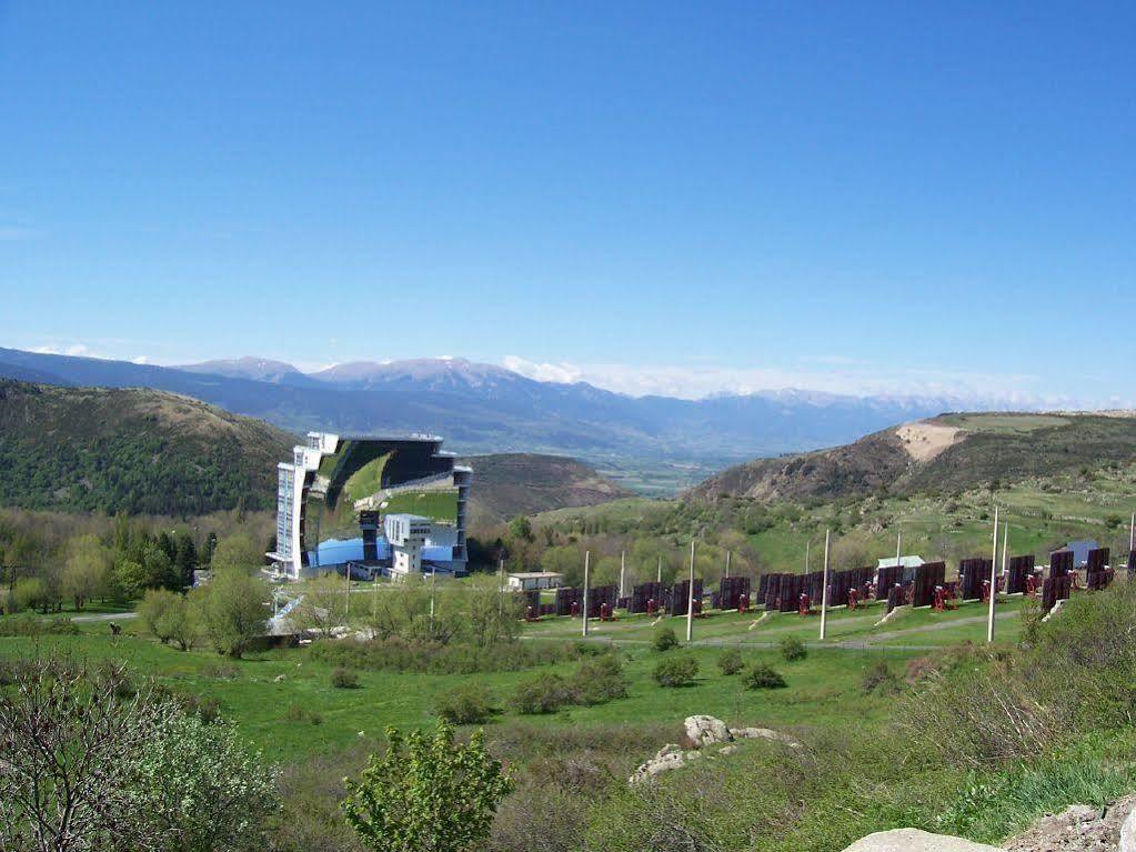 Hotel L'Oustalet Font-Romeu-Odeillo-Via Dış mekan fotoğraf