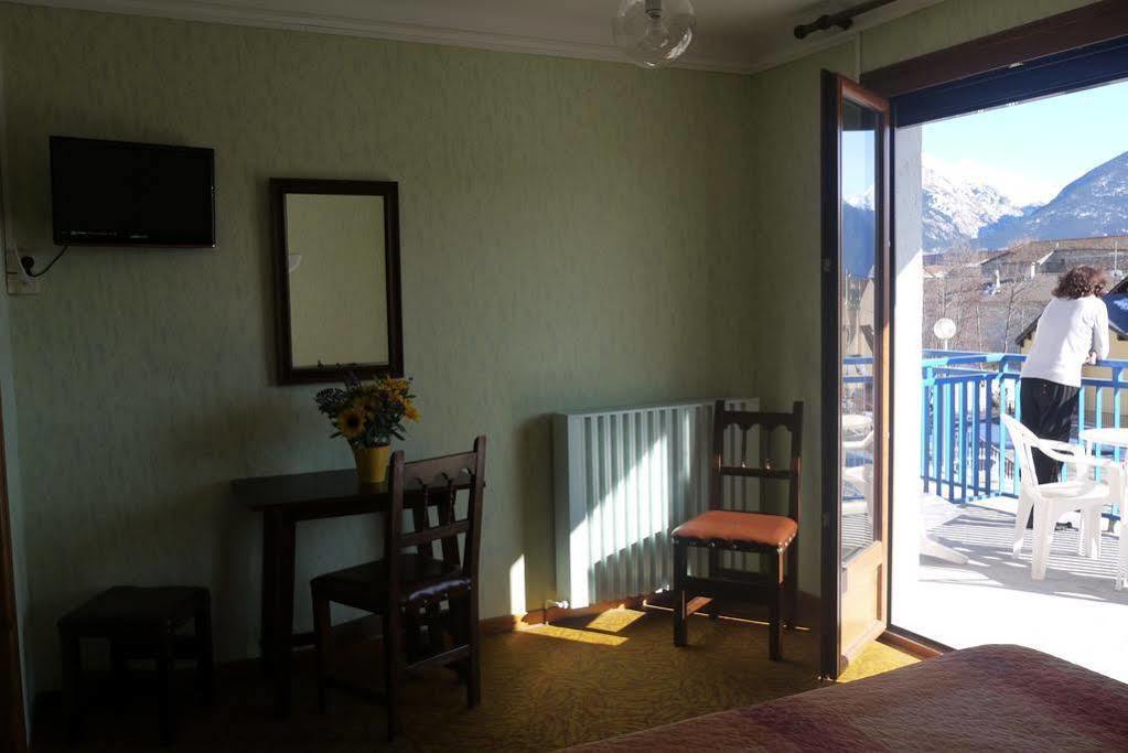 Hotel L'Oustalet Font-Romeu-Odeillo-Via Dış mekan fotoğraf